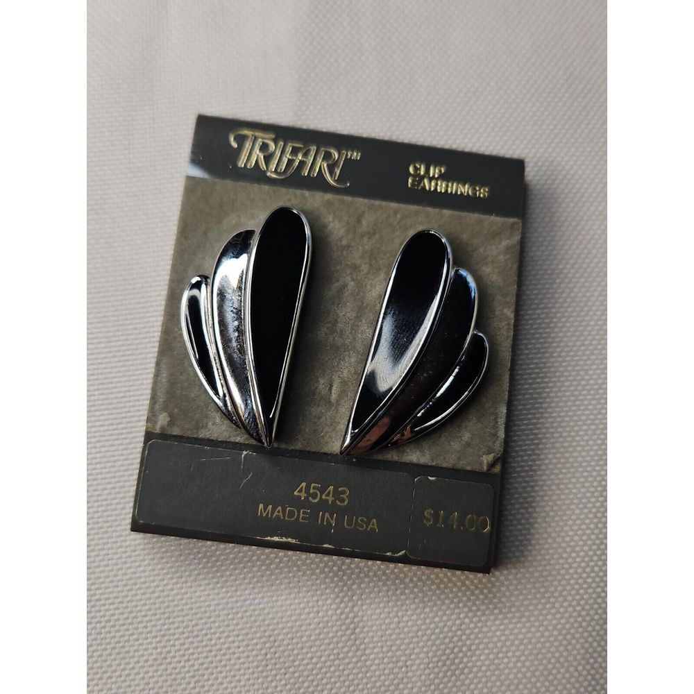 Vintage Trifari Clip-On FAN EARRINGS Teardrop Black & Silver 80s New Old Stock - Picture 2 of 7